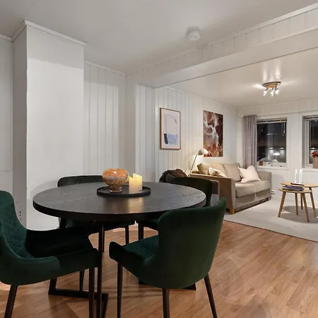 Arctic Haven I House With 3 Bedrooms I Free Parking